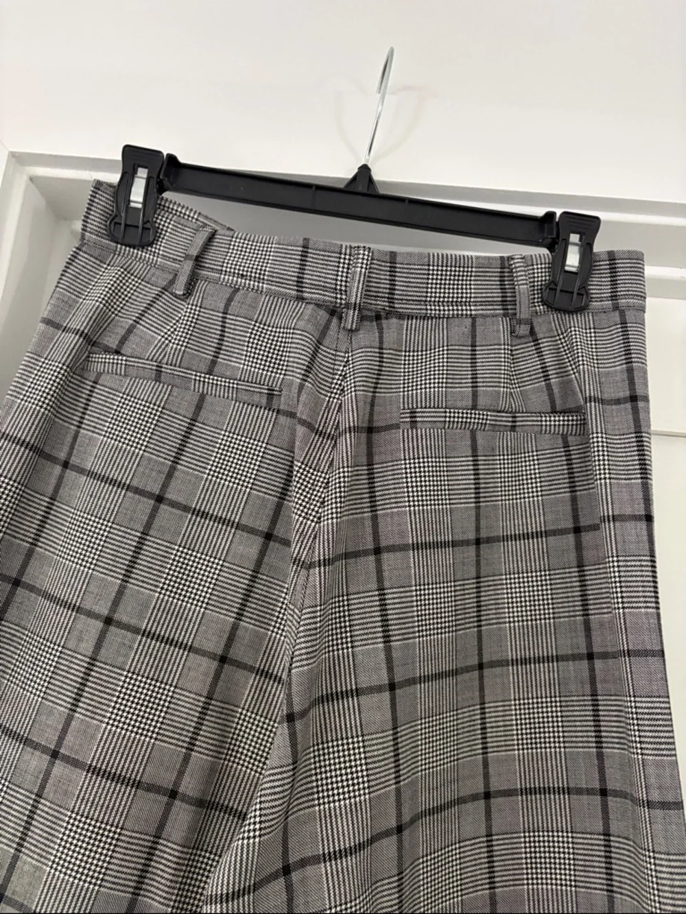 Sea New York cropped high rise black plaid Wide-Pants. Button and zipper fly. - Picture 11 of 15